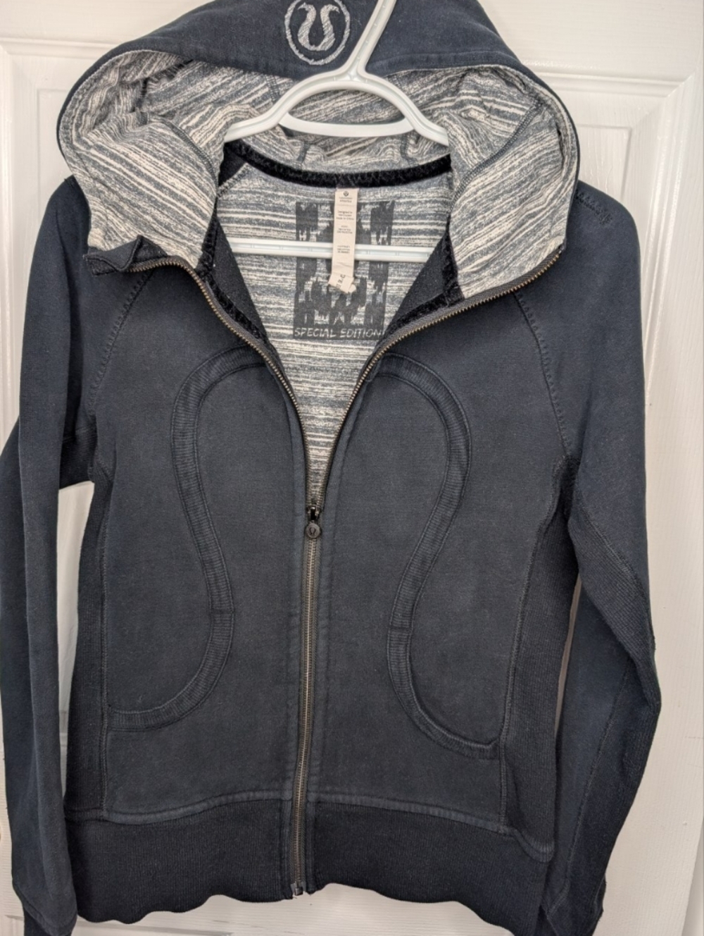 Size 6 | Rare Lululemon Special Edition Travel Full Zip Hoodie